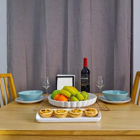 Comfortable Flat In The Center Appartamento Lisbona