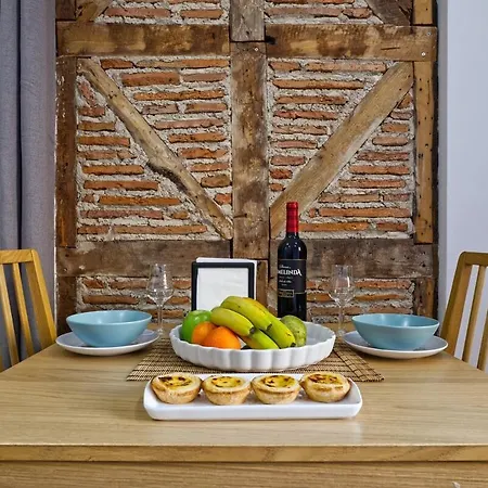Appartamento Comfortable Flat In The Center Lisbona